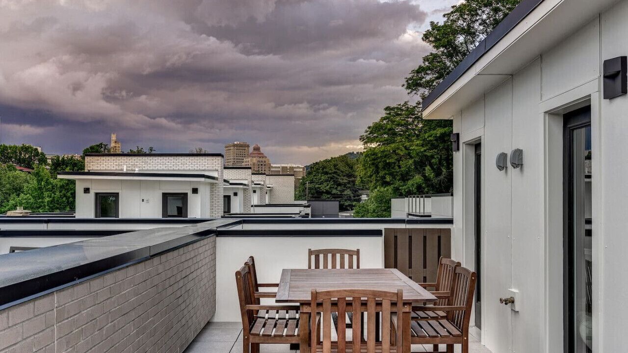 Photo of Outdoor in East End - Valley Street