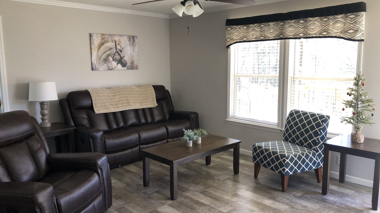 Photo of Livingroom in Candler
