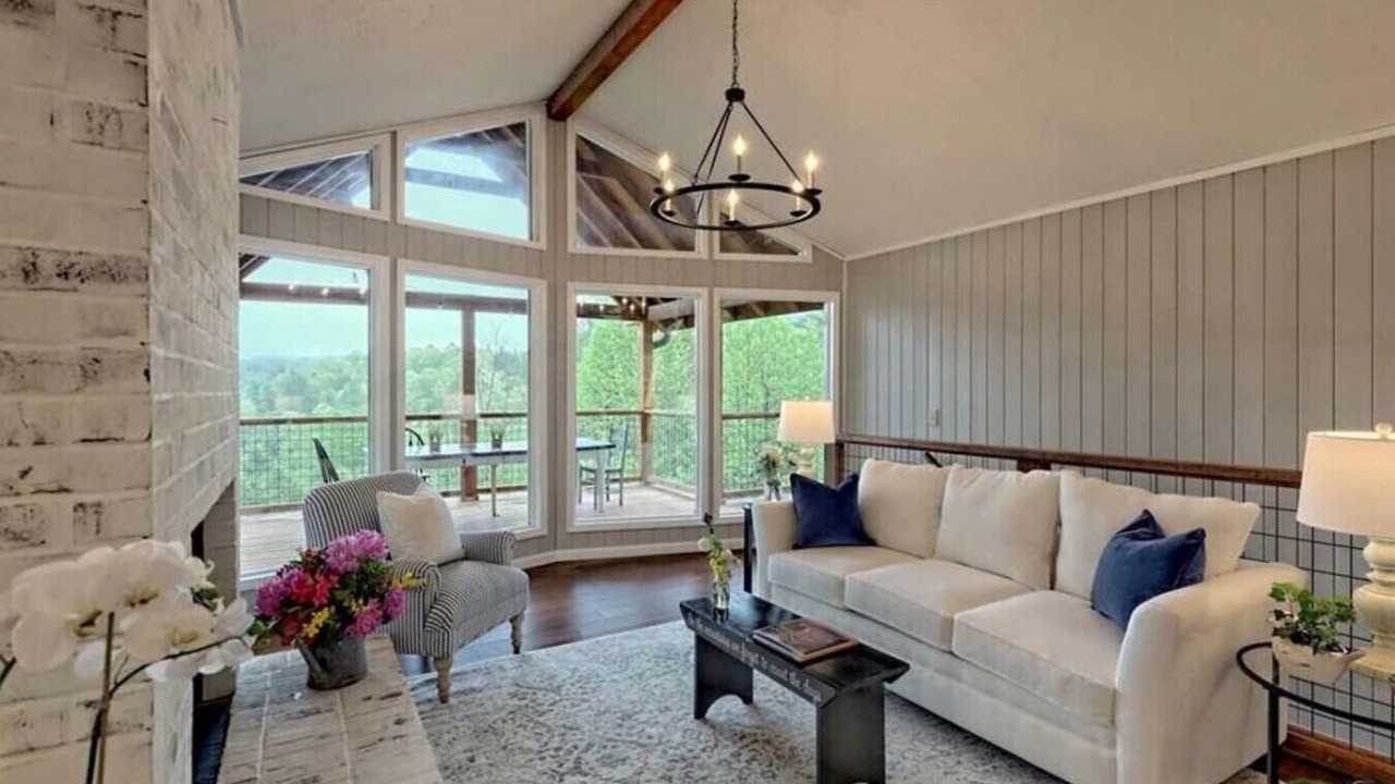 Photo of Livingroom in Cullowhee