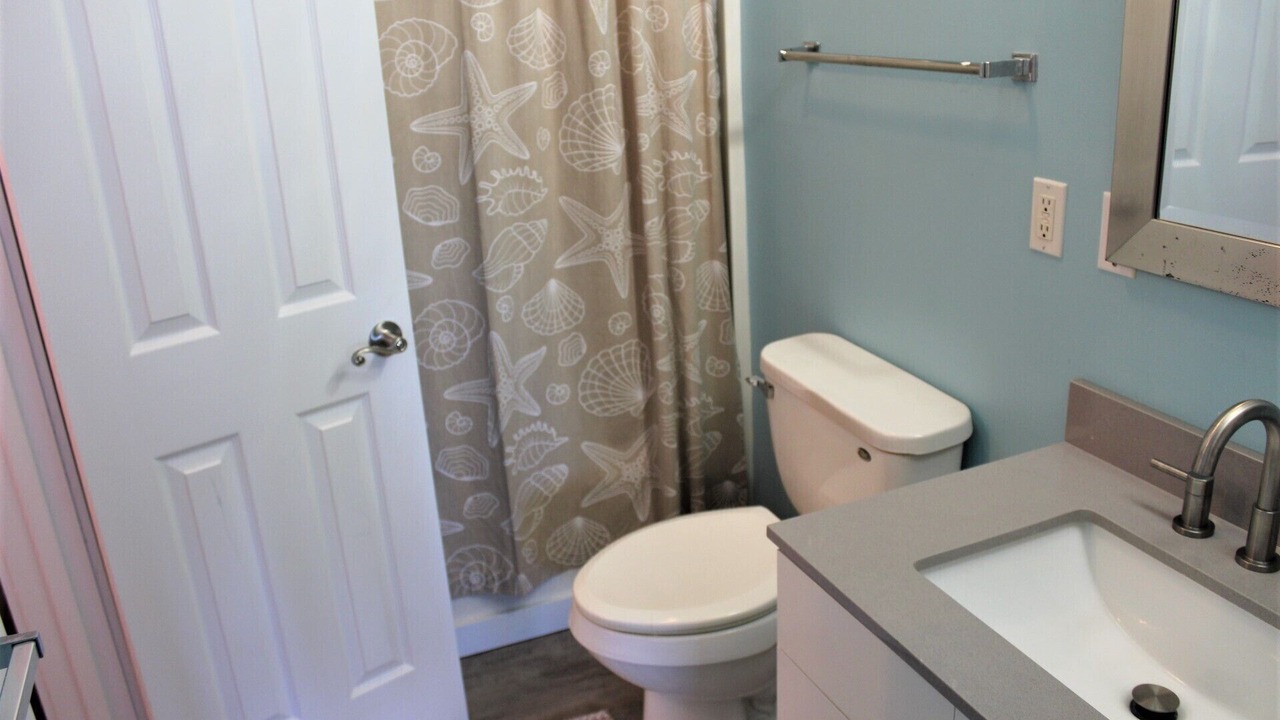 Photo of Bathroom in Manteo
