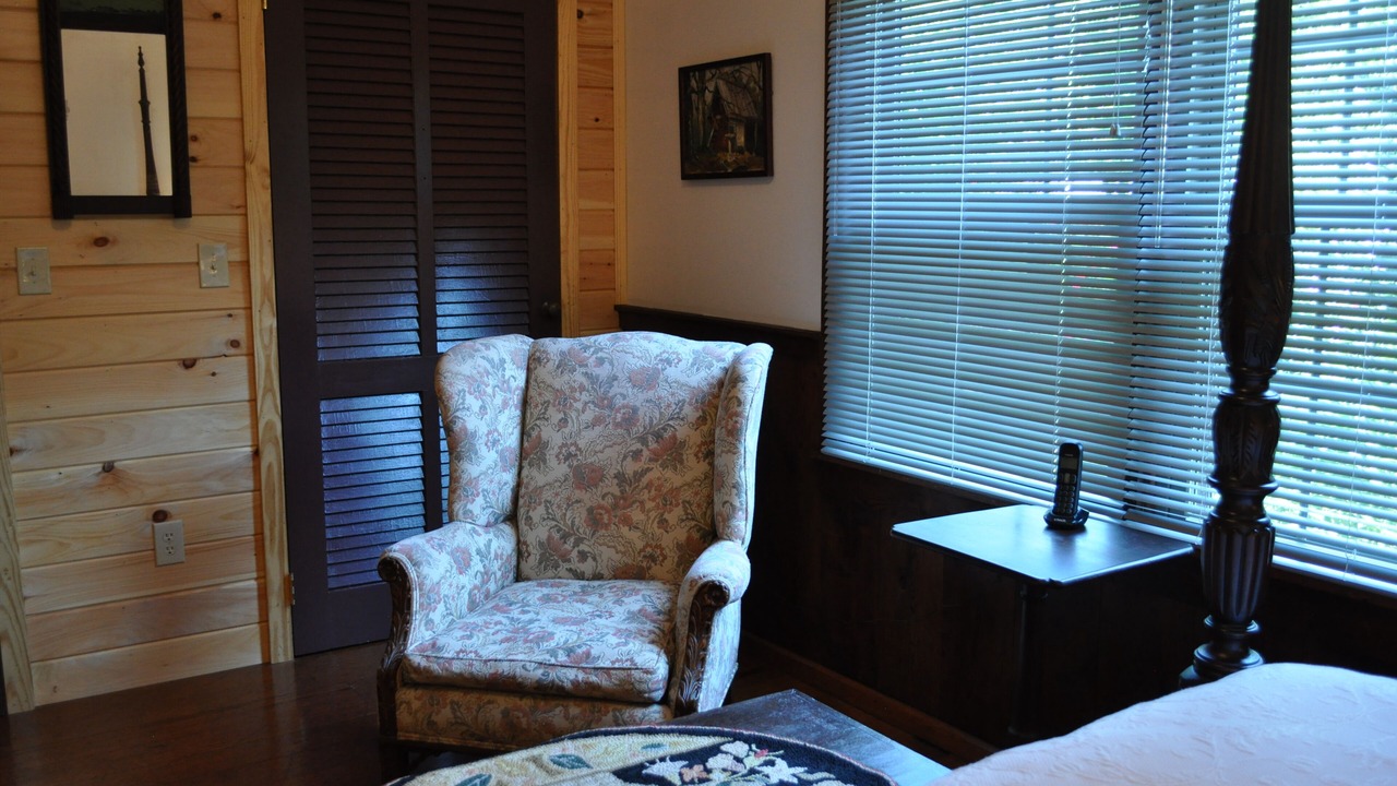 Photo of Bedroom in Weaverville