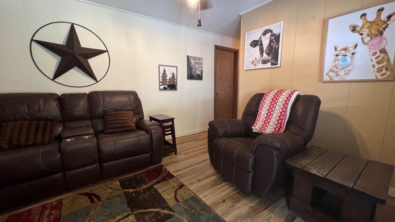 Photo of Livingroom in Pineola