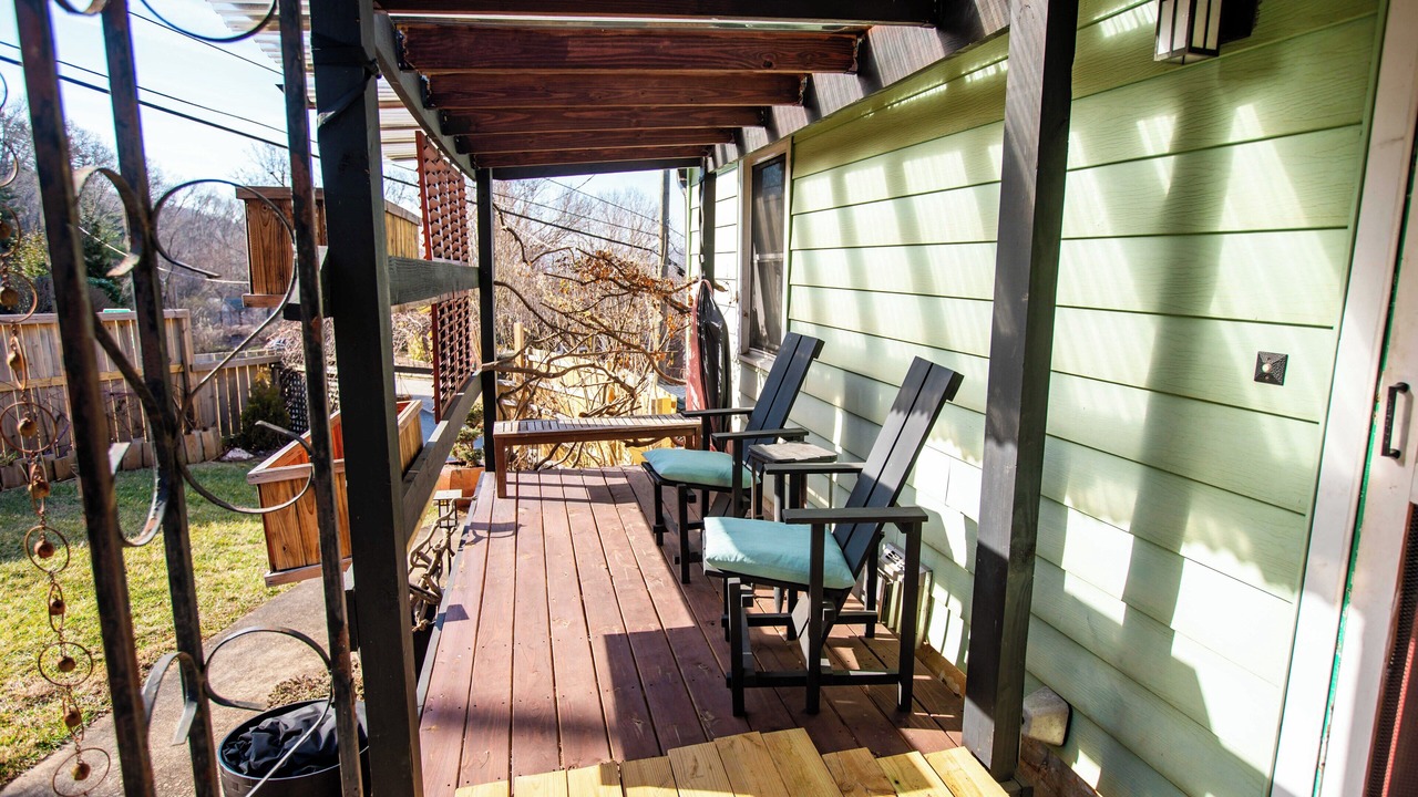 Photo of Patio Balcony in East End - Valley Street