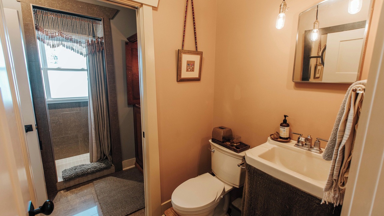 Photo of Bathroom in East End - Valley Street