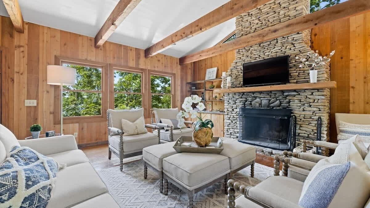 Photo of Livingroom in Steele Creek