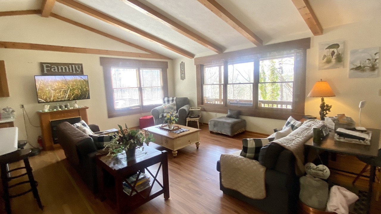 Photo of Livingroom in Old Fort
