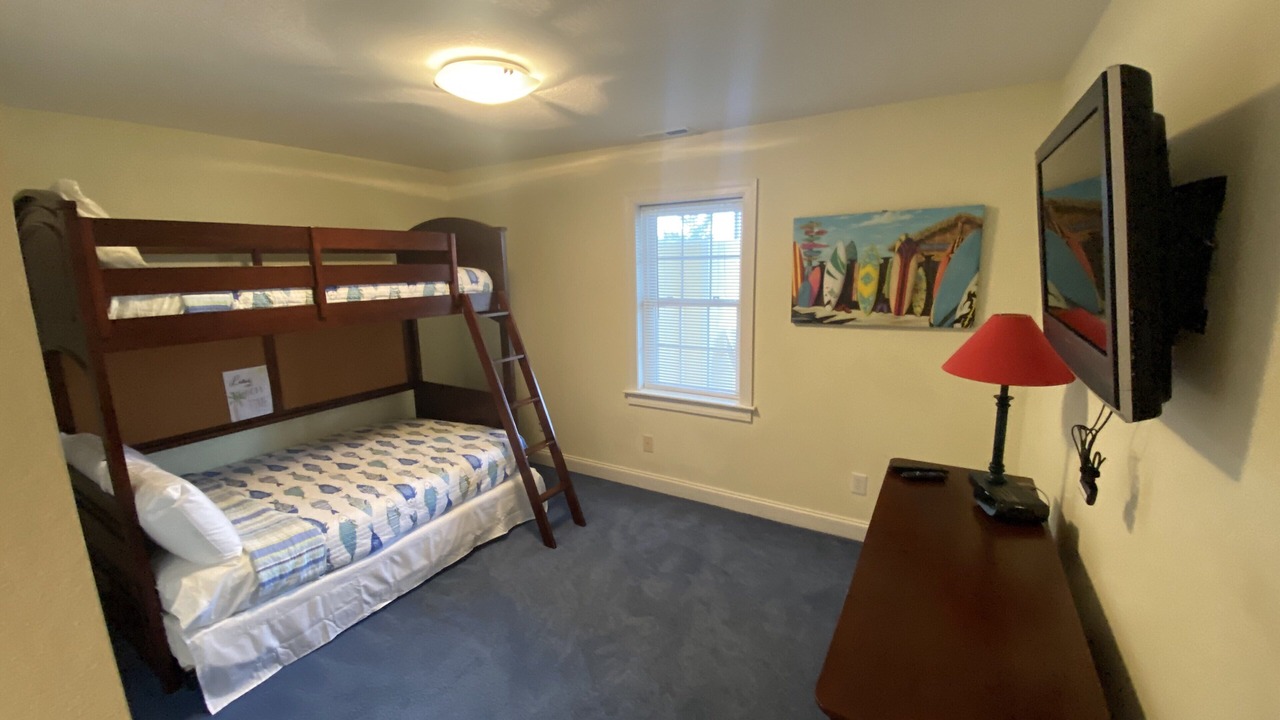Photo of Bedroom in Wind Over Waves
