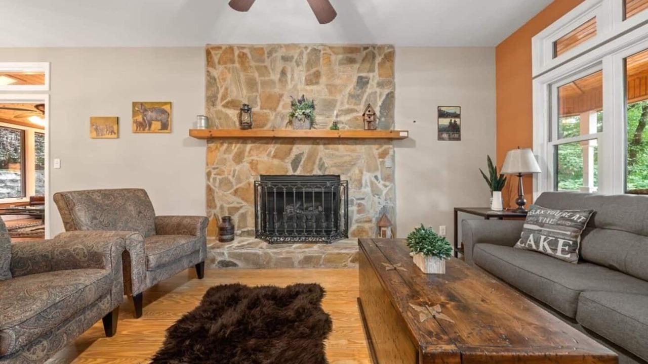 Photo of Livingroom in Lake Lure