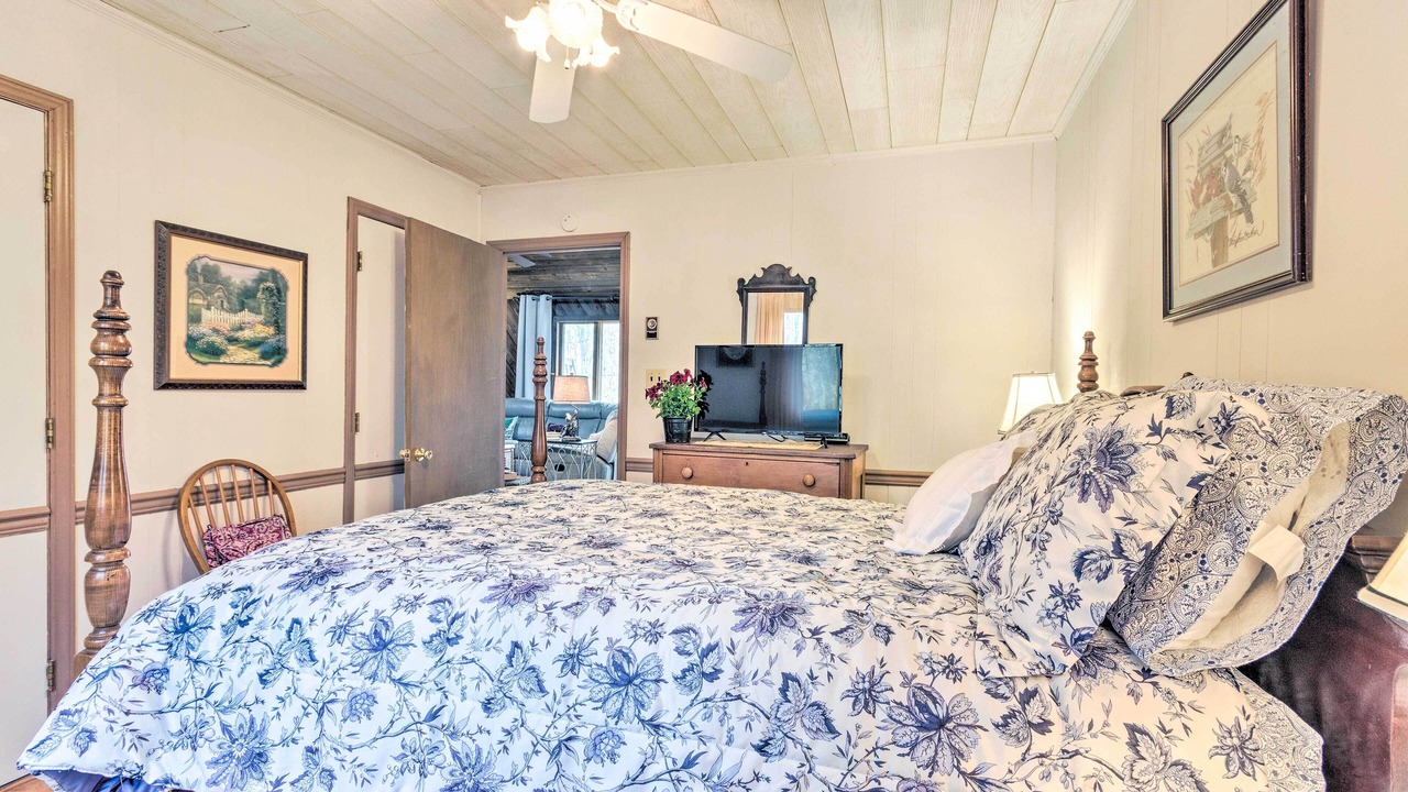 Photo of Bedroom in Charter Hills