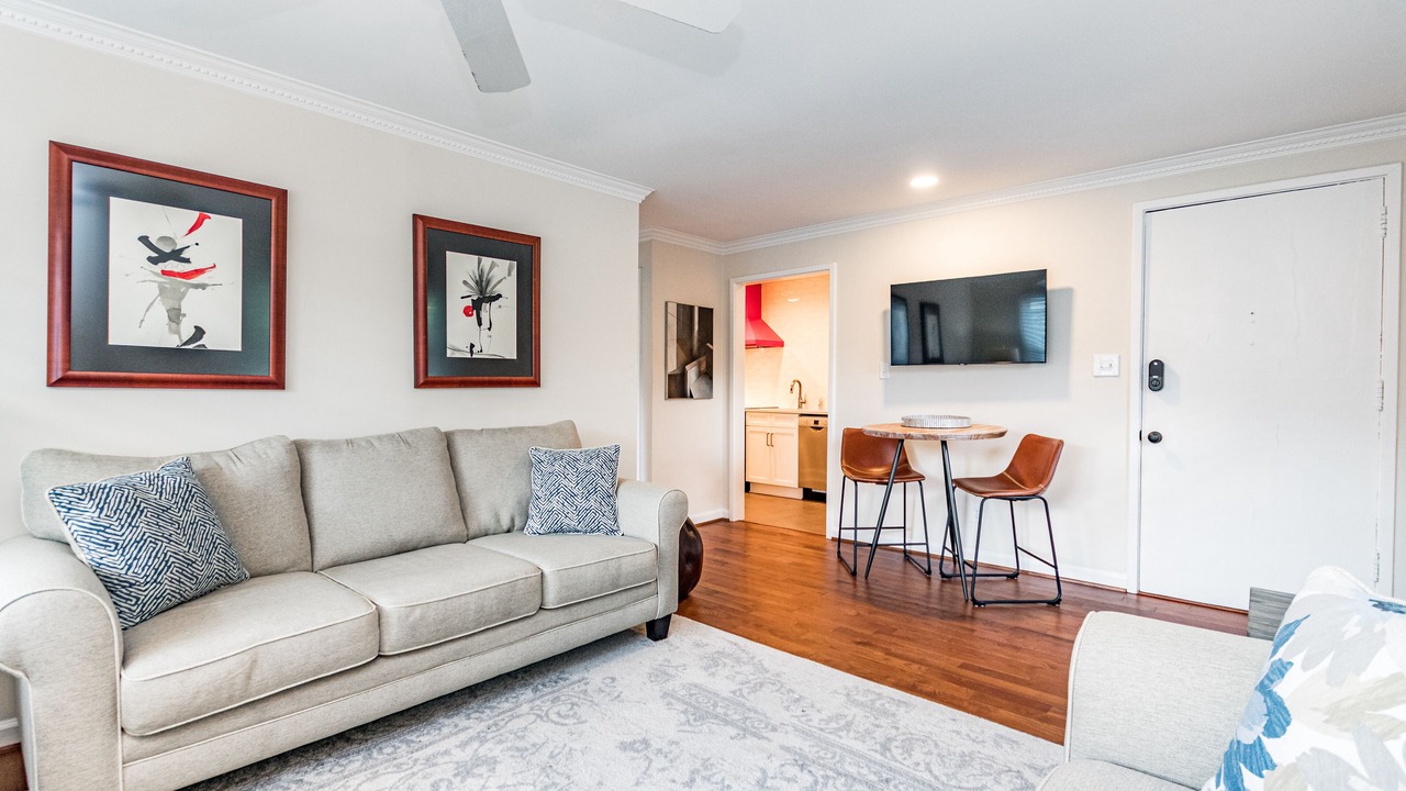 Photo of Livingroom in Southwest Raleigh