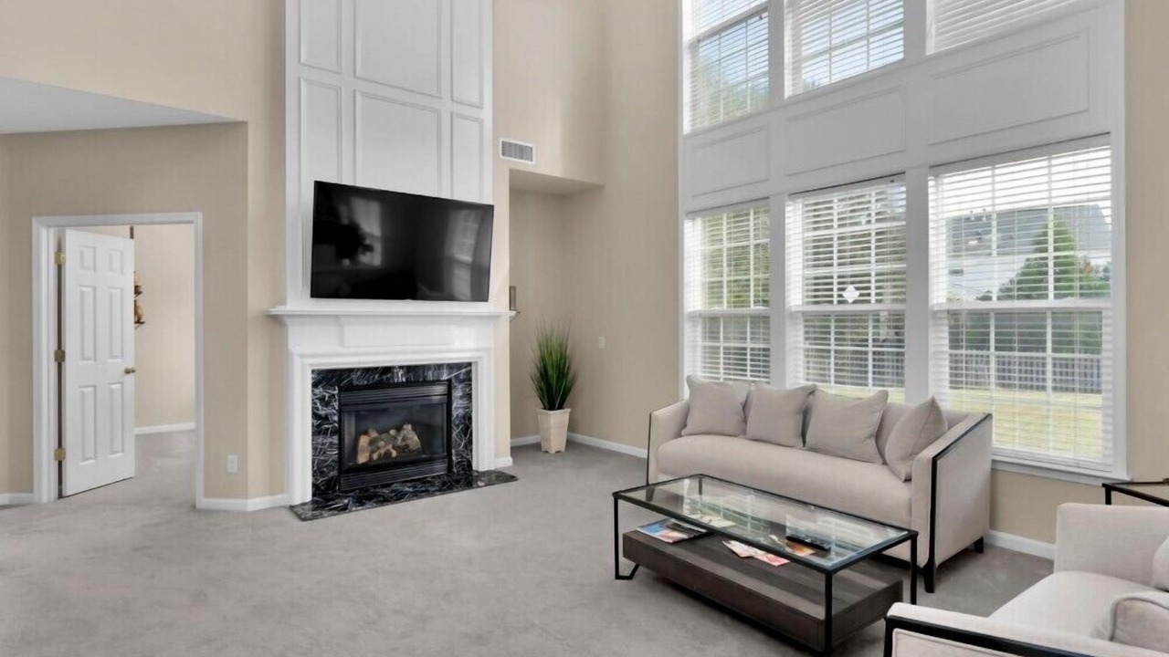 Photo of Livingroom in Provincetowne