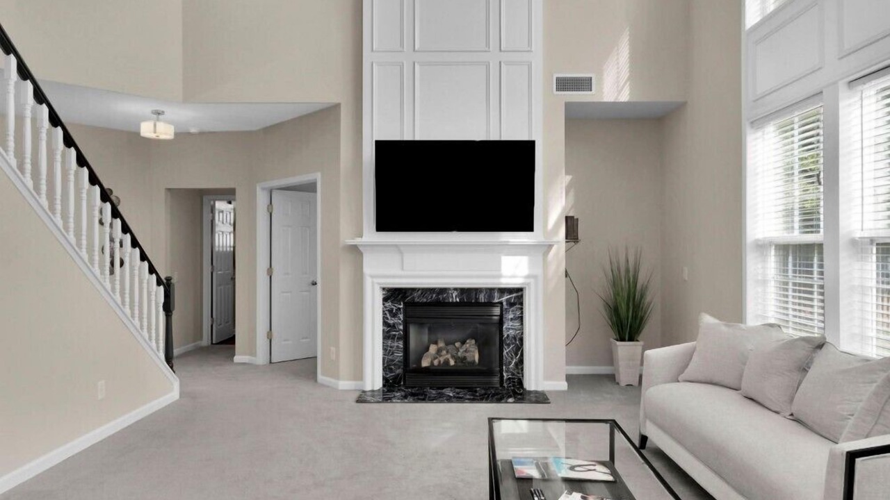 Photo of Livingroom in Provincetowne
