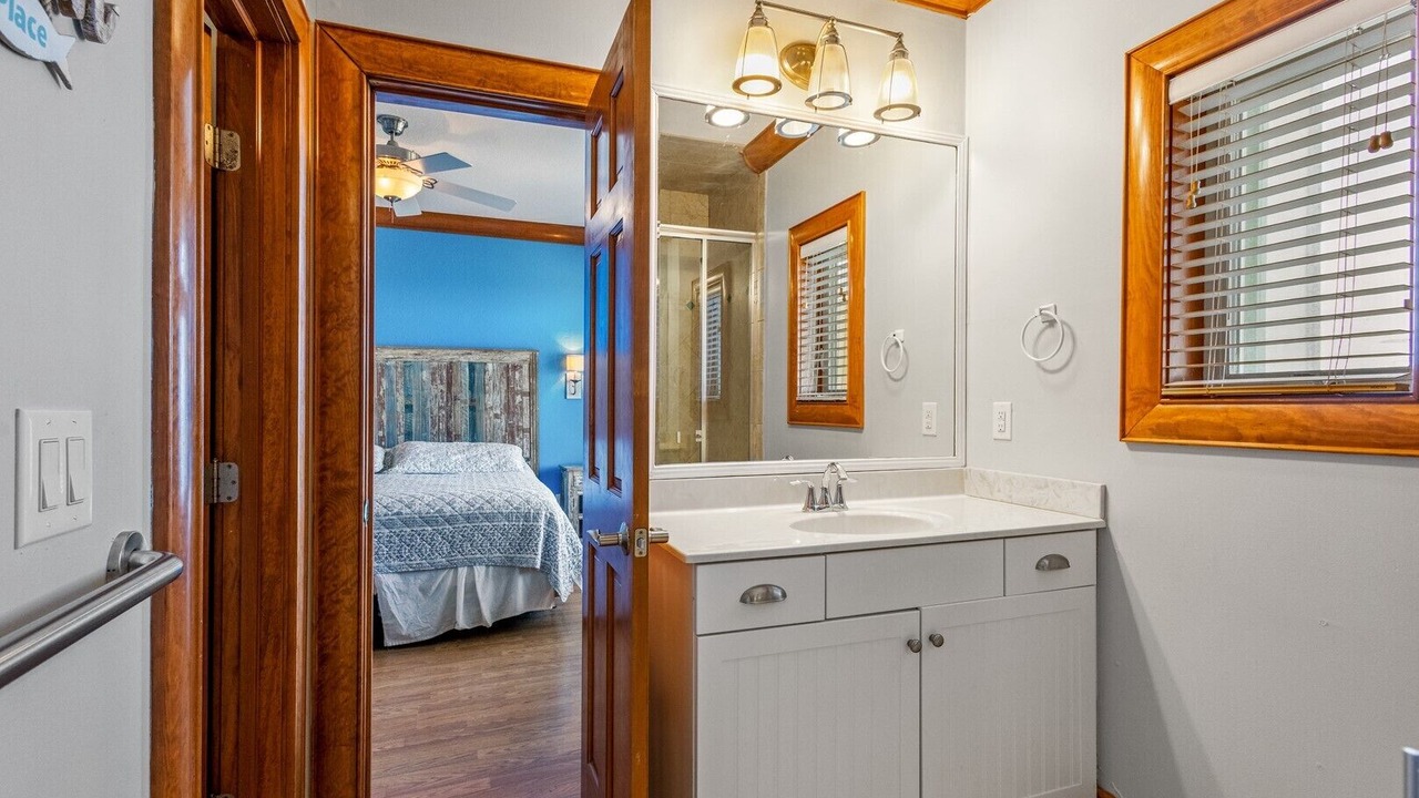 Photo of Bathroom in Rodanthe