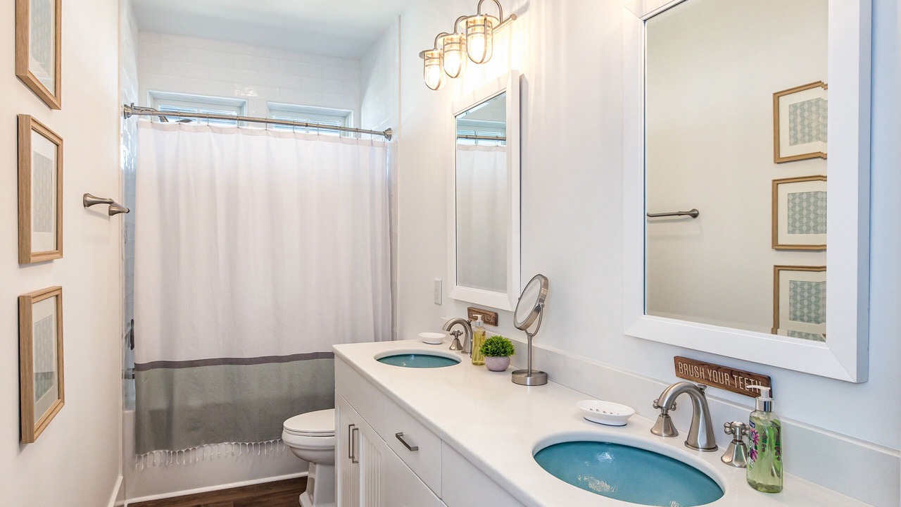 Photo of Bathroom in Topsail Beach