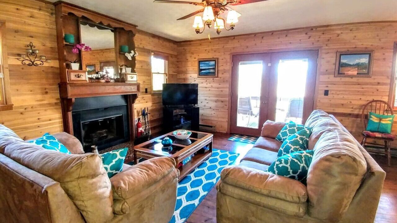 Photo of Livingroom in Whittier