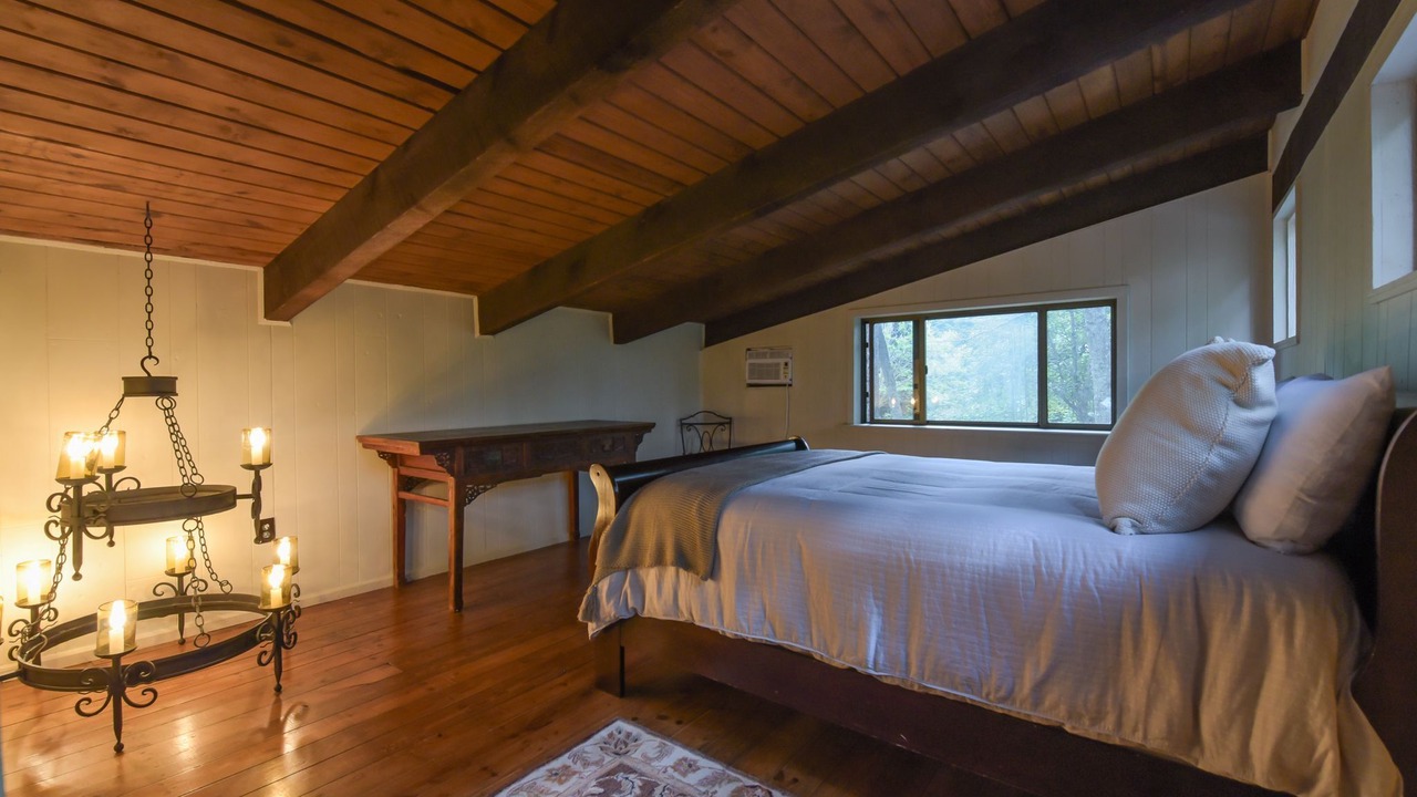 Photo of Bedroom in Arden