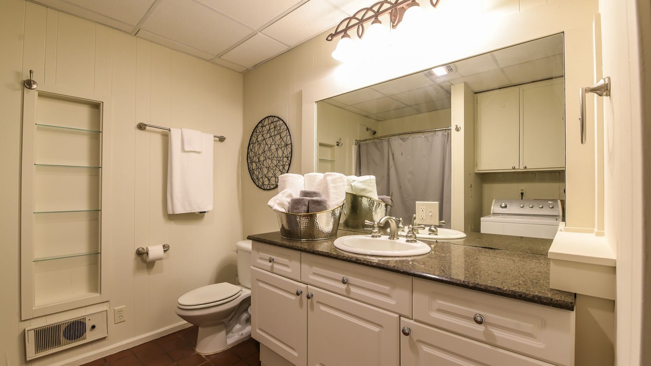 Photo of Bathroom in Arden