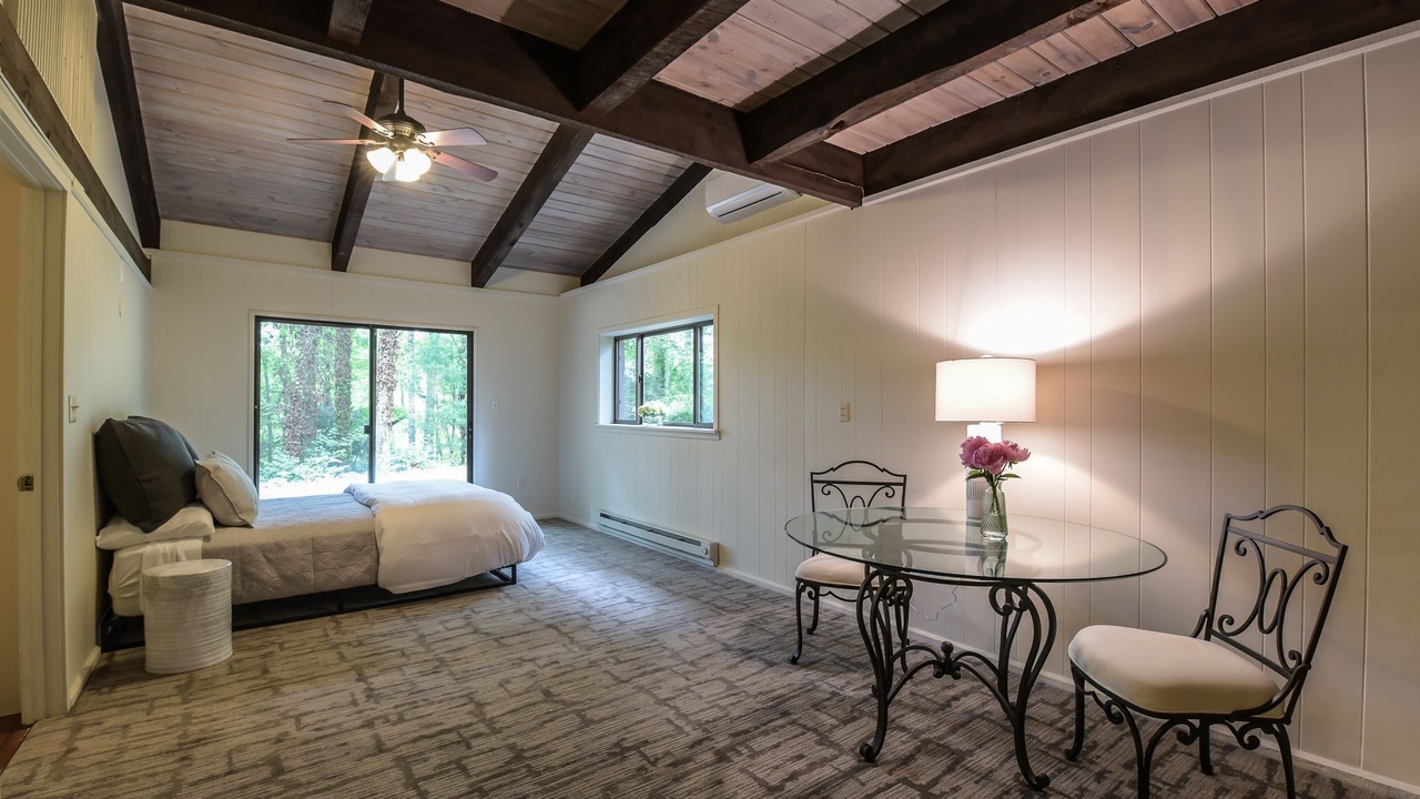 Photo of Bedroom in Arden