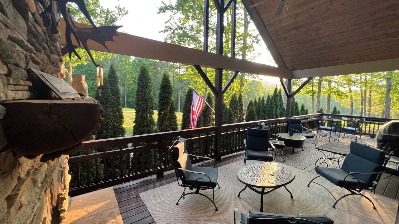 Photo of Livingroom in Cullowhee