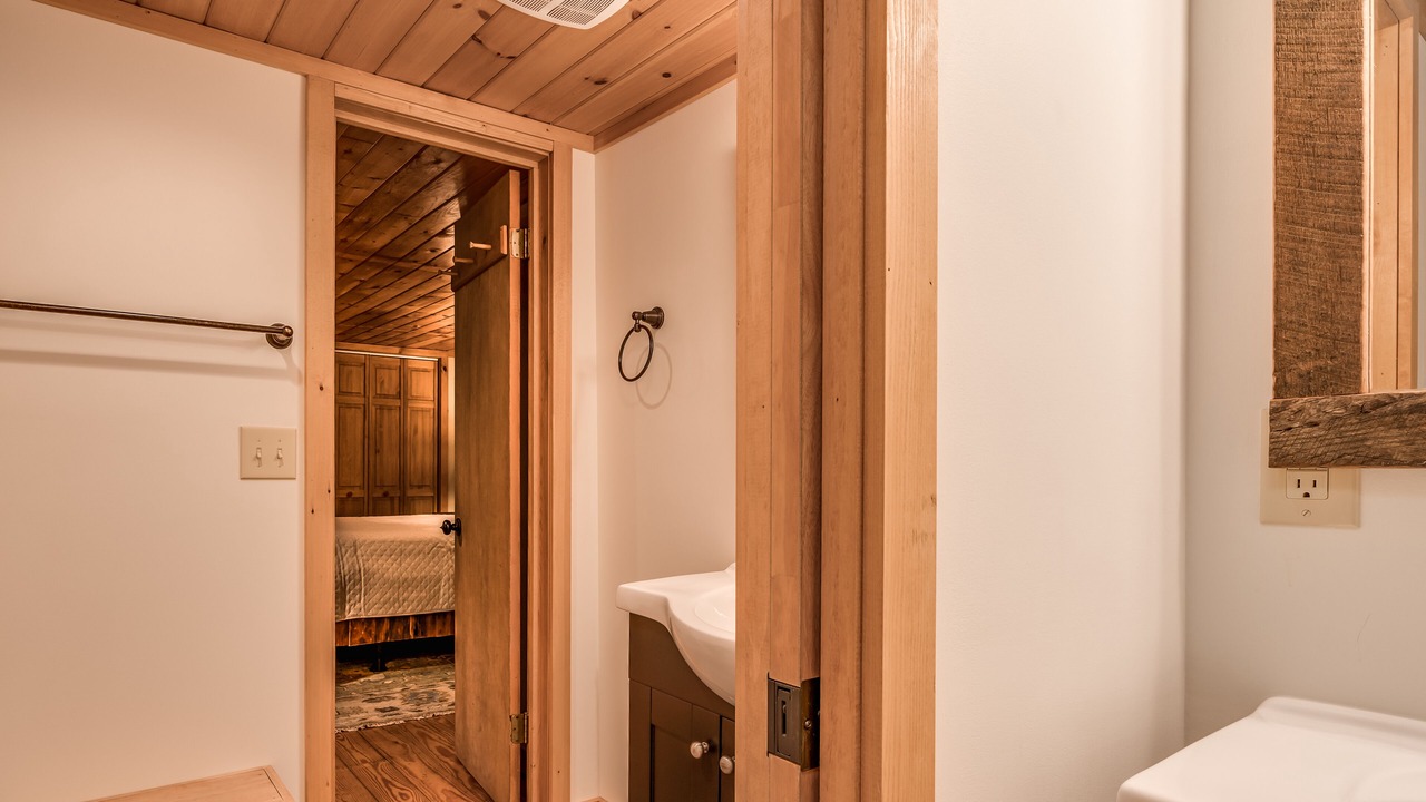 Photo of Bathroom in Glenville