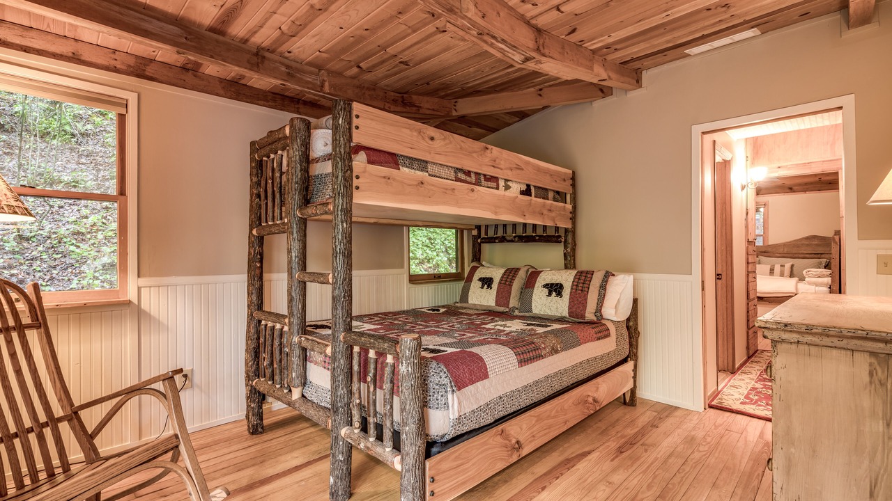 Photo of Bedroom in Glenville