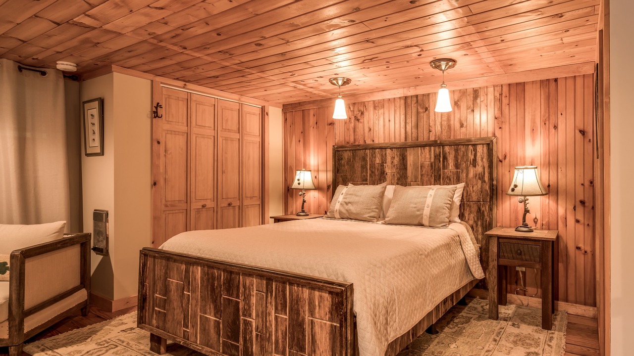 Photo of Bedroom in Glenville