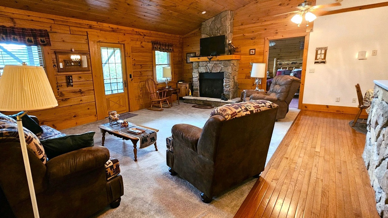 Photo of Livingroom in Waynesville