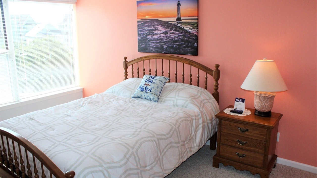 Photo of Bedroom in Manteo