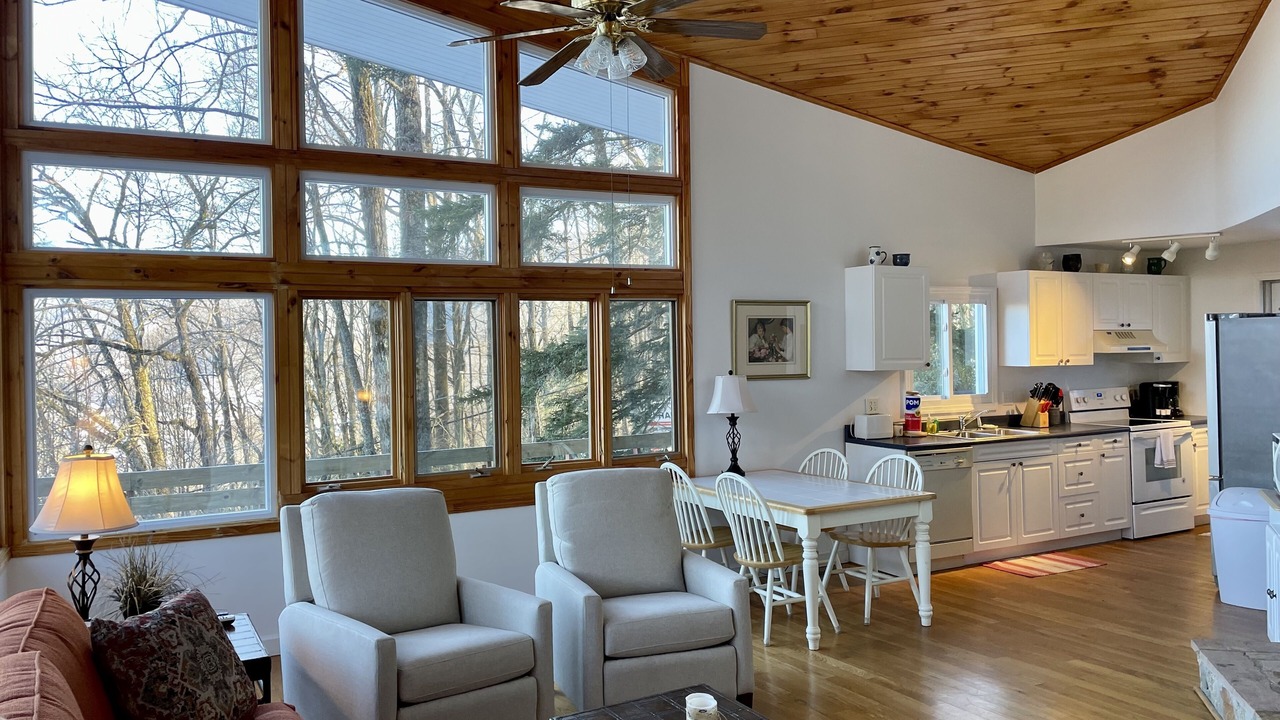 Photo of Livingroom in Walker-In-the-Hills