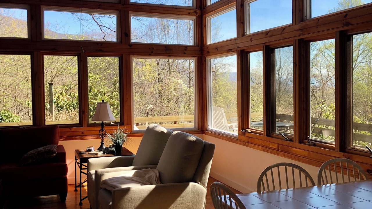 Photo of Livingroom in Walker-In-the-Hills