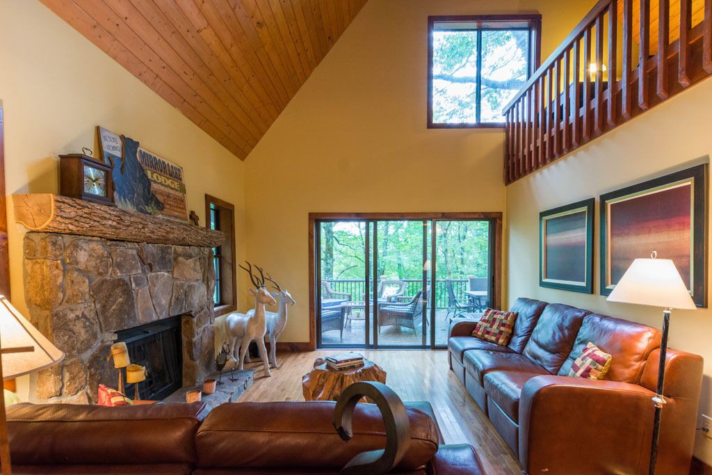 Photo of Livingroom in Mirror Lake