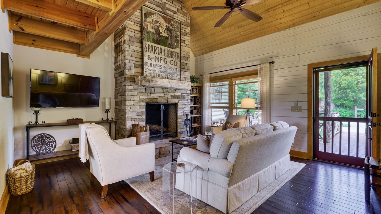 Photo of Livingroom in Cashiers