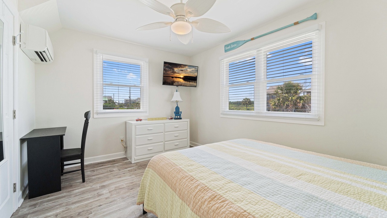 Photo of Bedroom in North Topsail Beach
