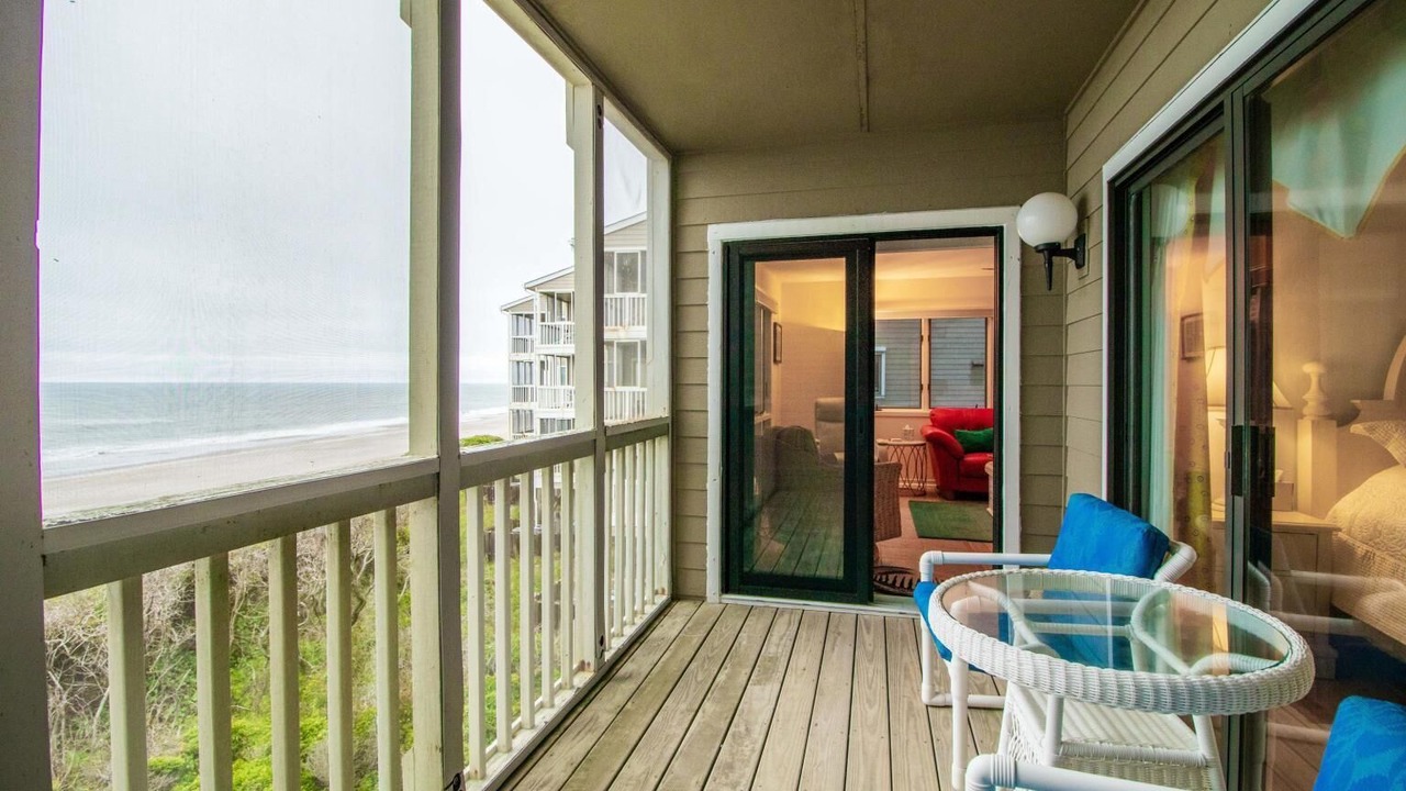 Photo of Patio Balcony in Pine Knoll Shores