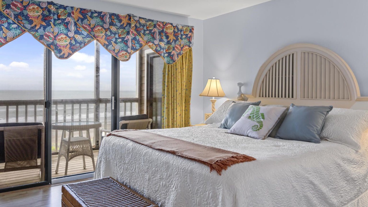 Photo of Bedroom in Pine Knoll Shores