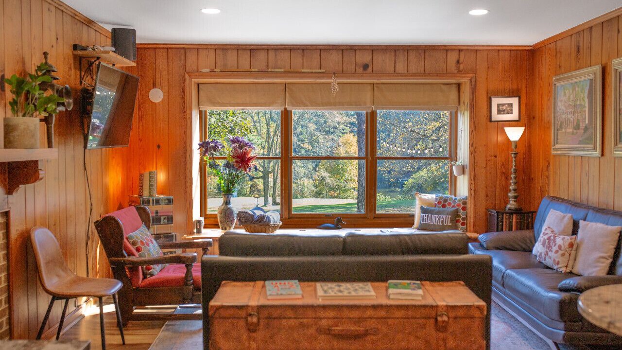 Photo of Livingroom in Chapel Hill