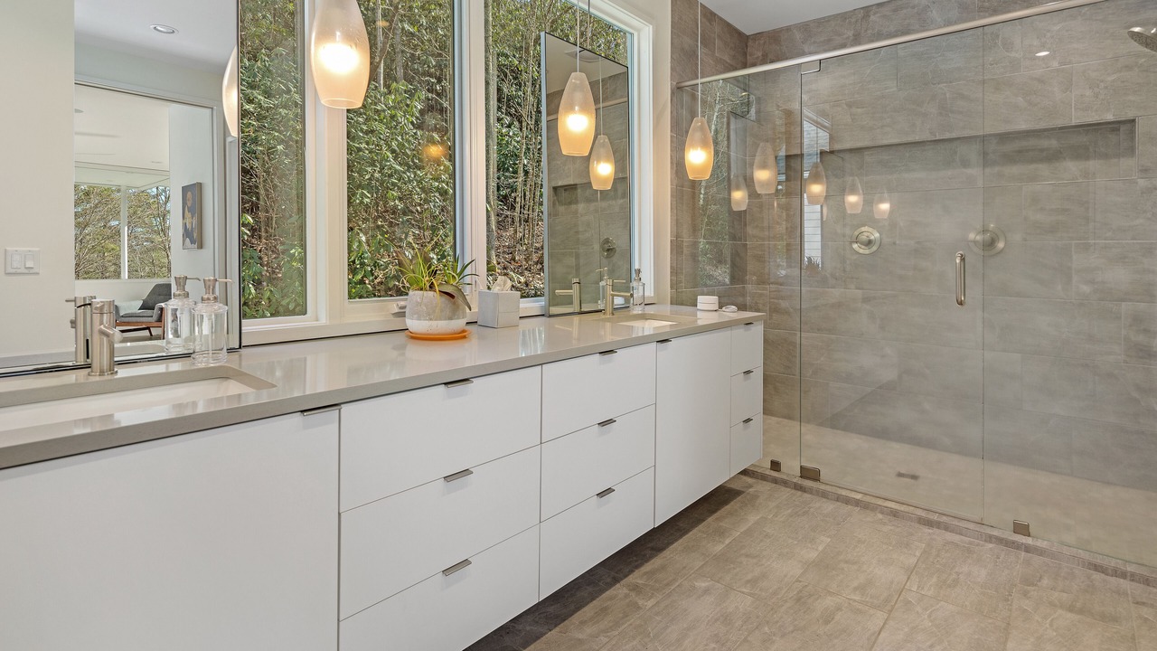 Photo of Bathroom in Fairview