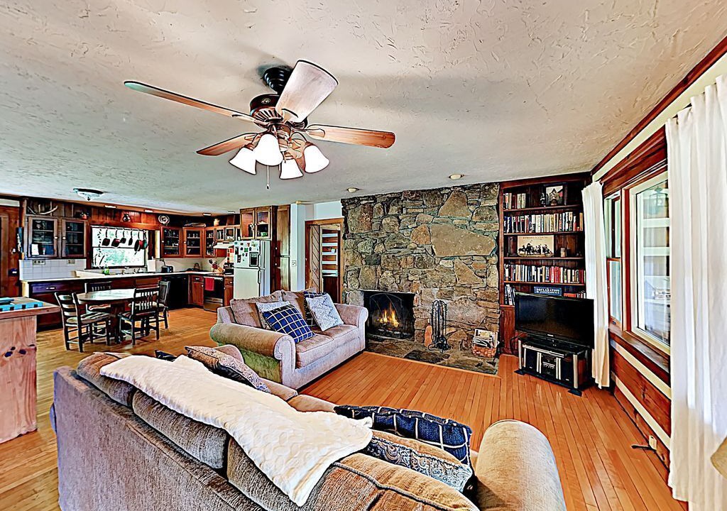 Photo of Livingroom in Leicester