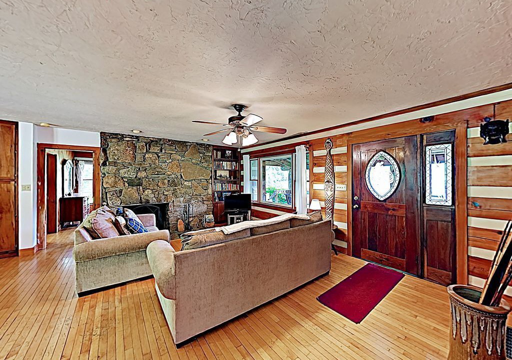 Photo of Livingroom in Leicester