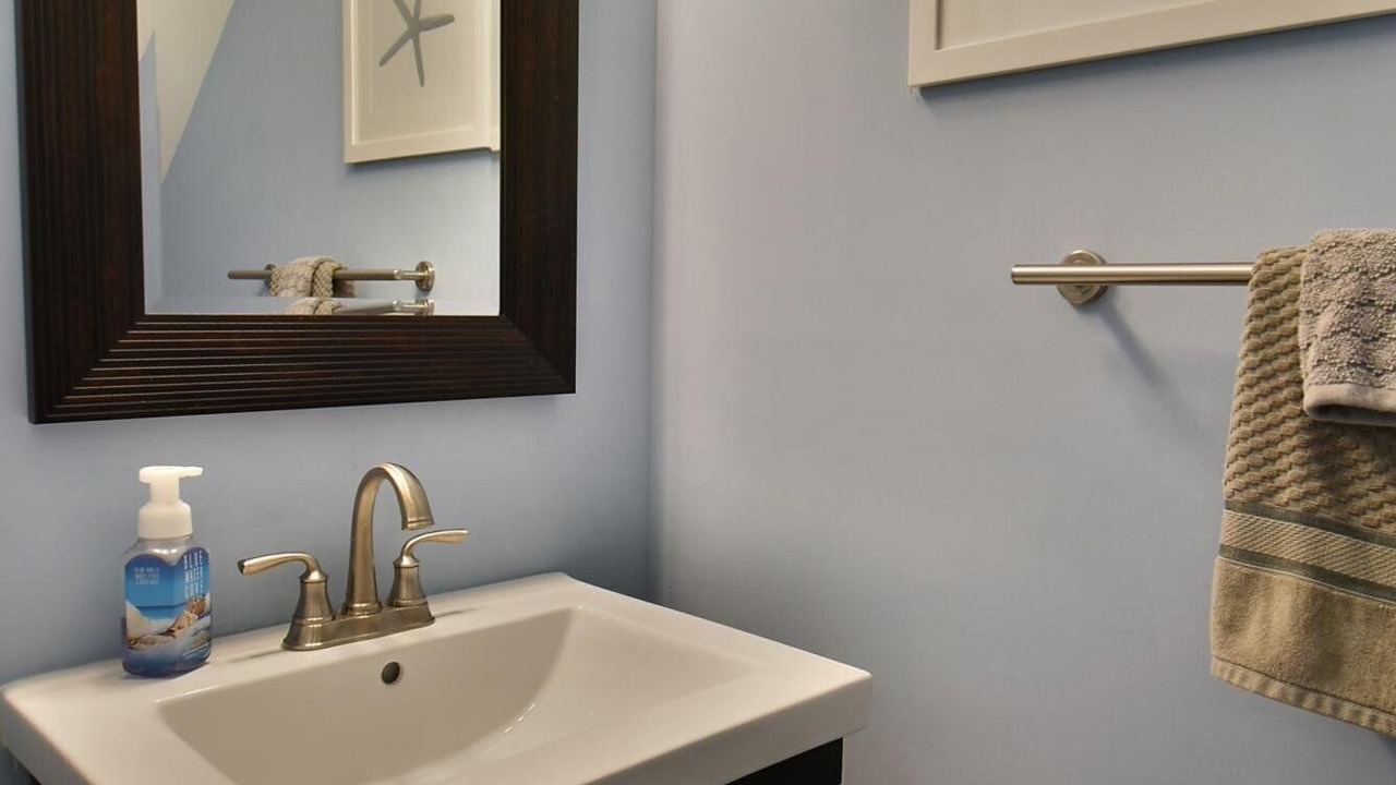 Photo of Bathroom in Oceanmarsh Subdivision
