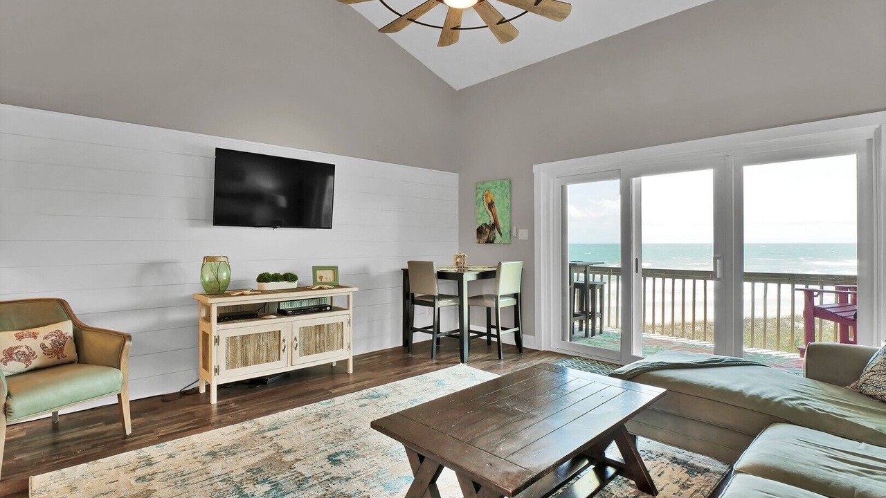 Photo of Livingroom in Surf City