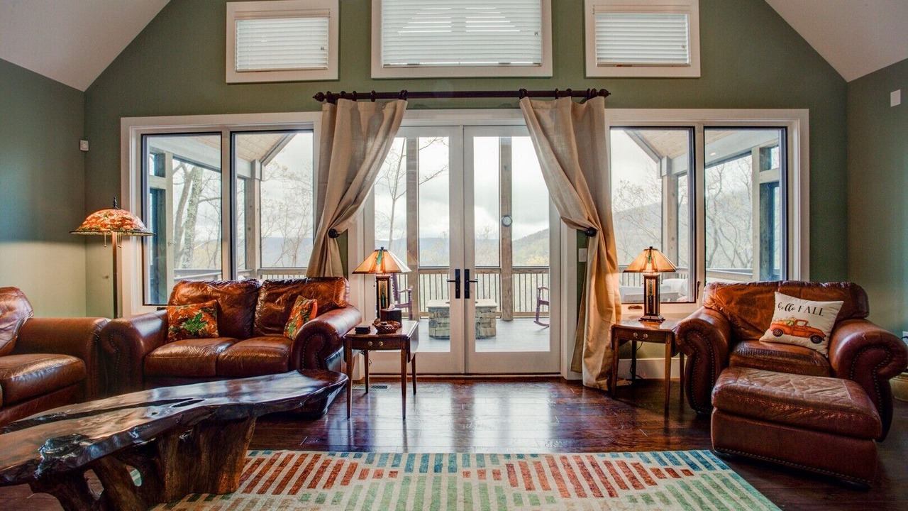 Photo of Bedroom in Laurel Ridge