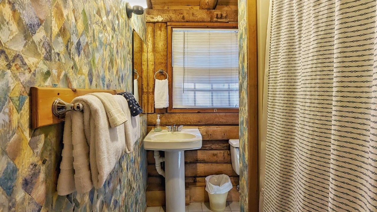 Photo of Bathroom in Lake Junaluska