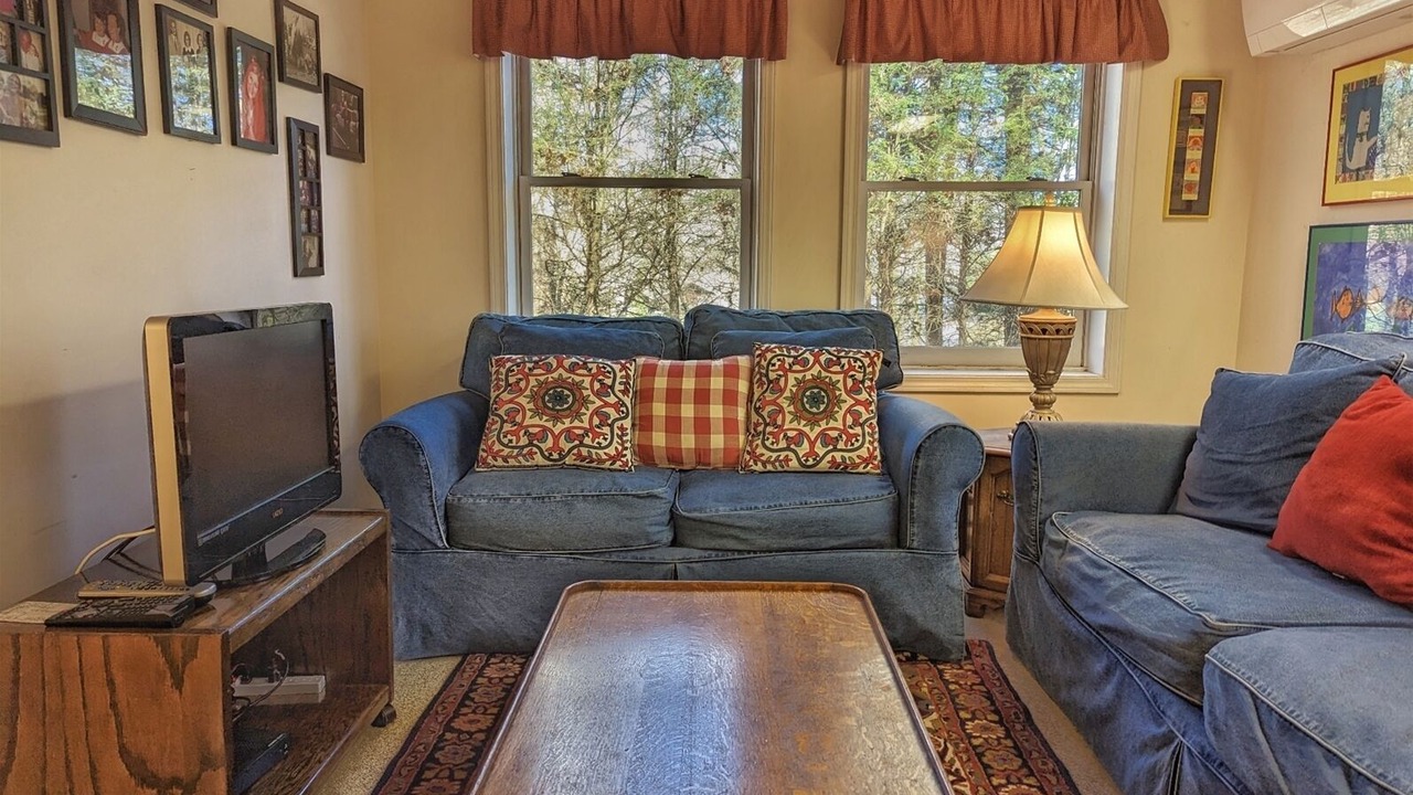 Photo of Bedroom in Lake Junaluska