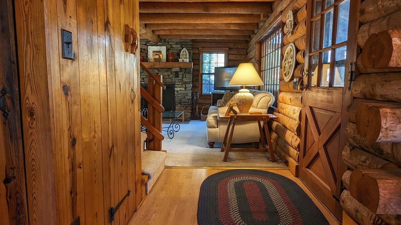 Photo of Bedroom in Lake Junaluska