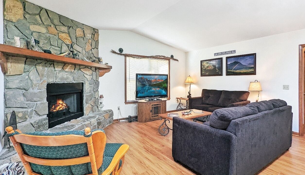 Photo of Livingroom in Valley Creek Run