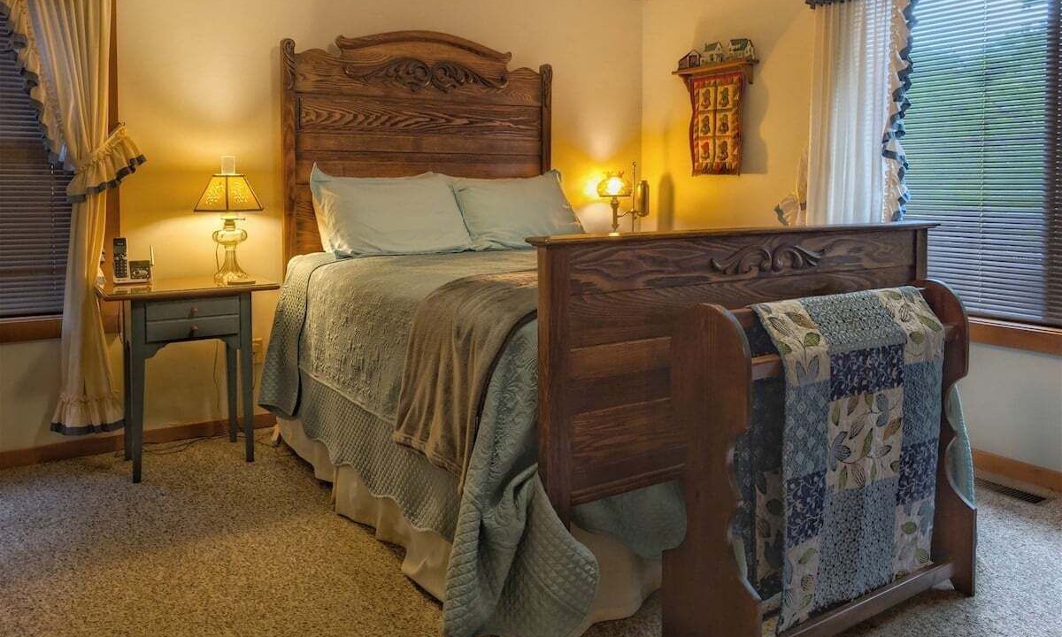 Photo of Bedroom in Lake Junaluska