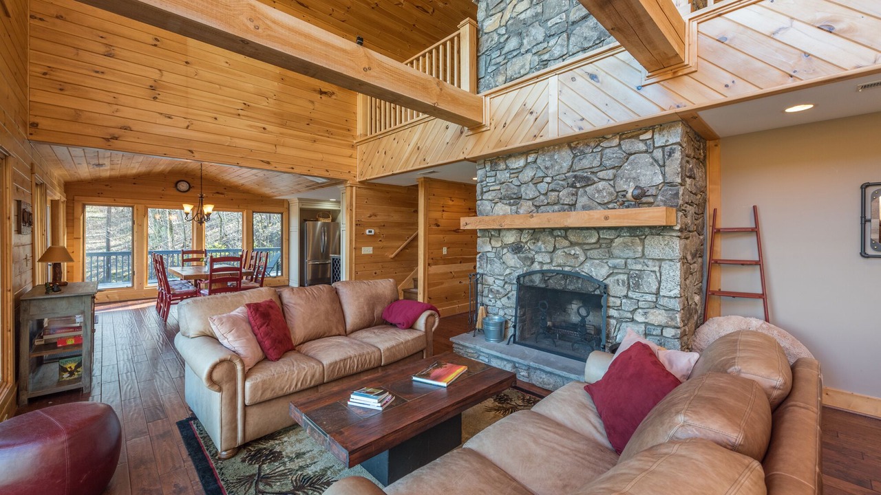Photo of Livingroom in Weaverville