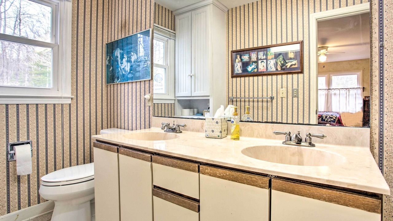 Photo of Bathroom in Gerton