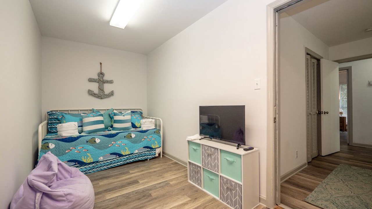 Photo of Livingroom in Lawton Woods